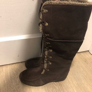 Stunning Khombu boots size 8.5 for winter or snow